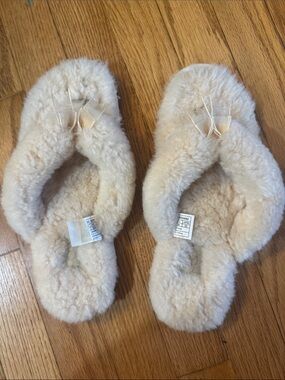 UGG slippers NEW
